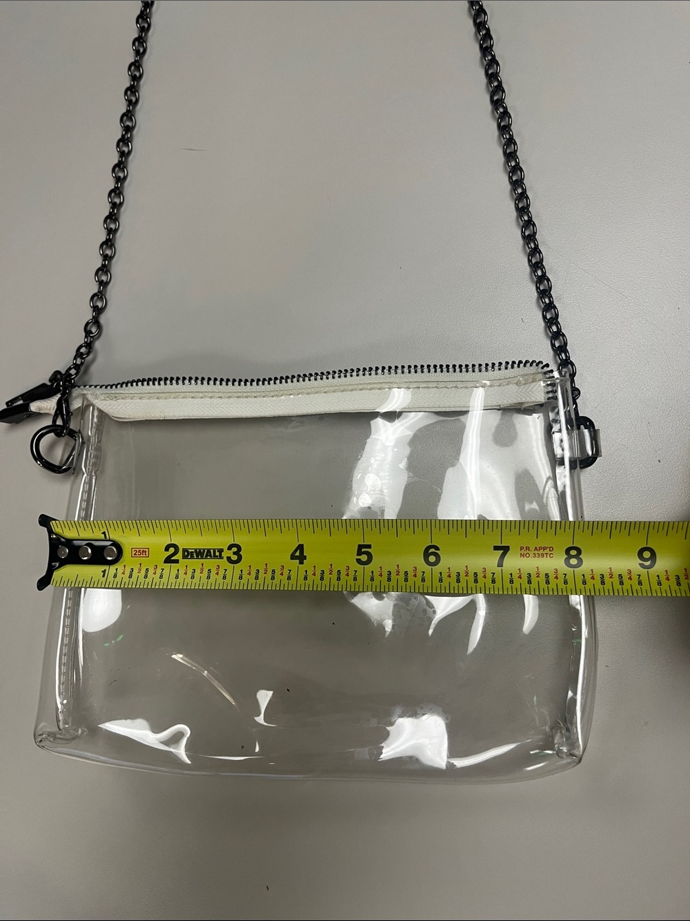 Source Unknown Clear PVC Crossbody with White Trim and Silver Chain - Picture 3 of 7